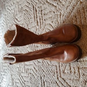 Clark lined boots size 6.